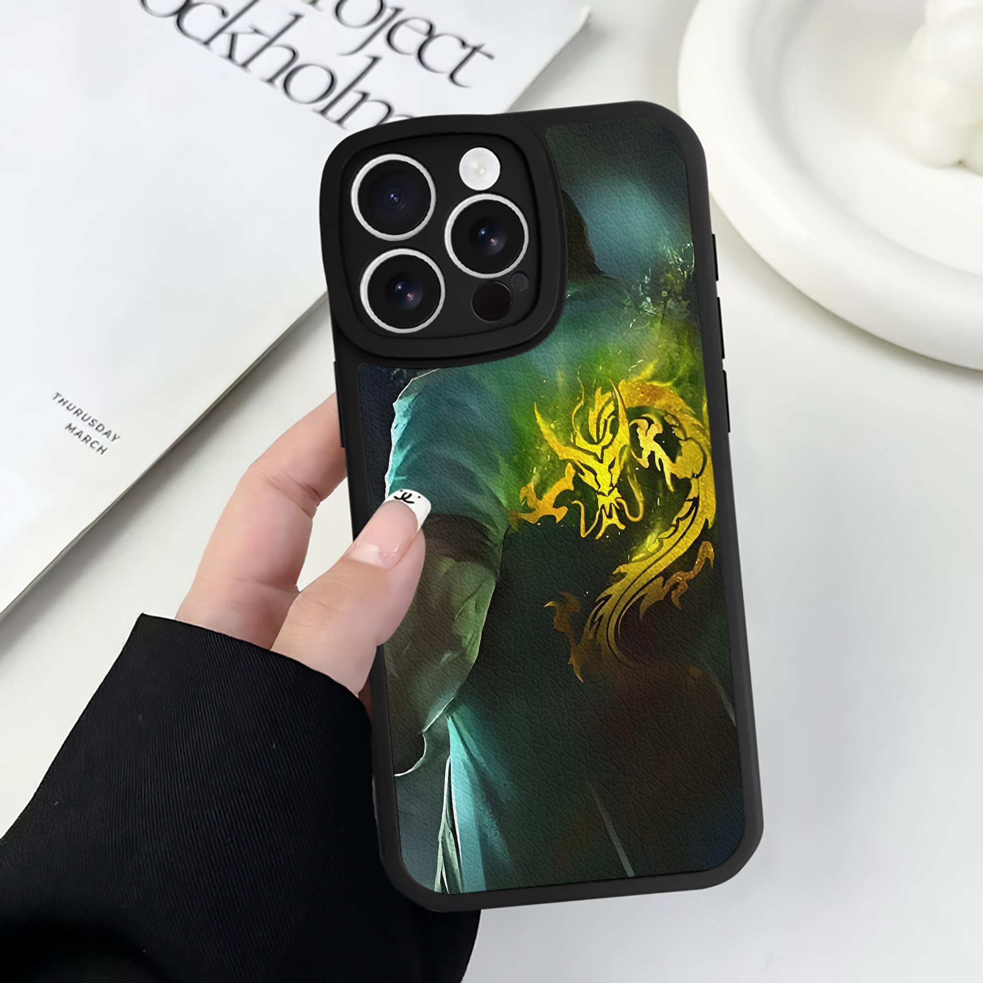 リーグ・オブ・レジェンド League of Legends LOL 【iPhone 16シリーズ対応】シリコンスマホケース（レザー調） 材質：シリコン